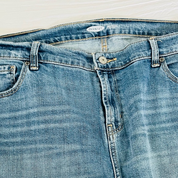 Old Navy Ripped Jeans - Picture 2 of 9